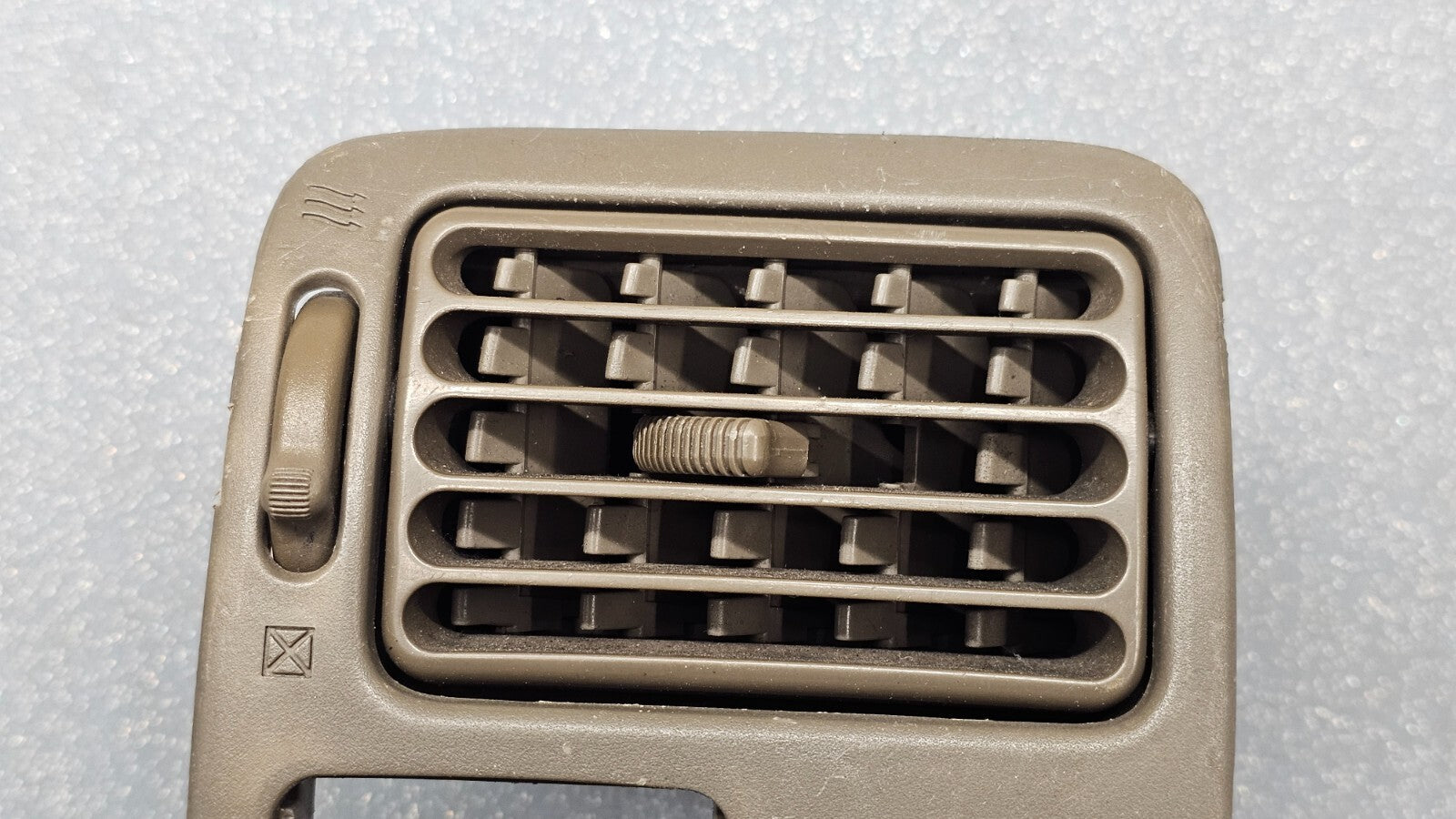 🔥98-02 TOYOTA COROLLA Dash Left Driver Air Vent Heater Conditioning Dark Tan