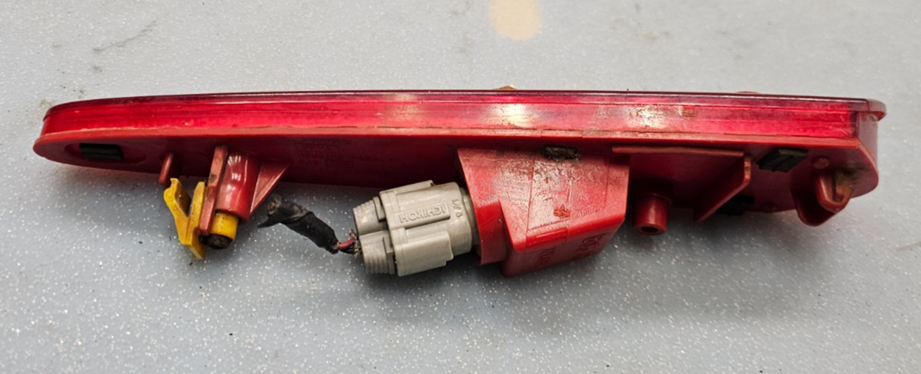 🔥2000-2003 Nissan Maxima Lens-Rear Side Marker Lamp Light RH Assembly Red OEM