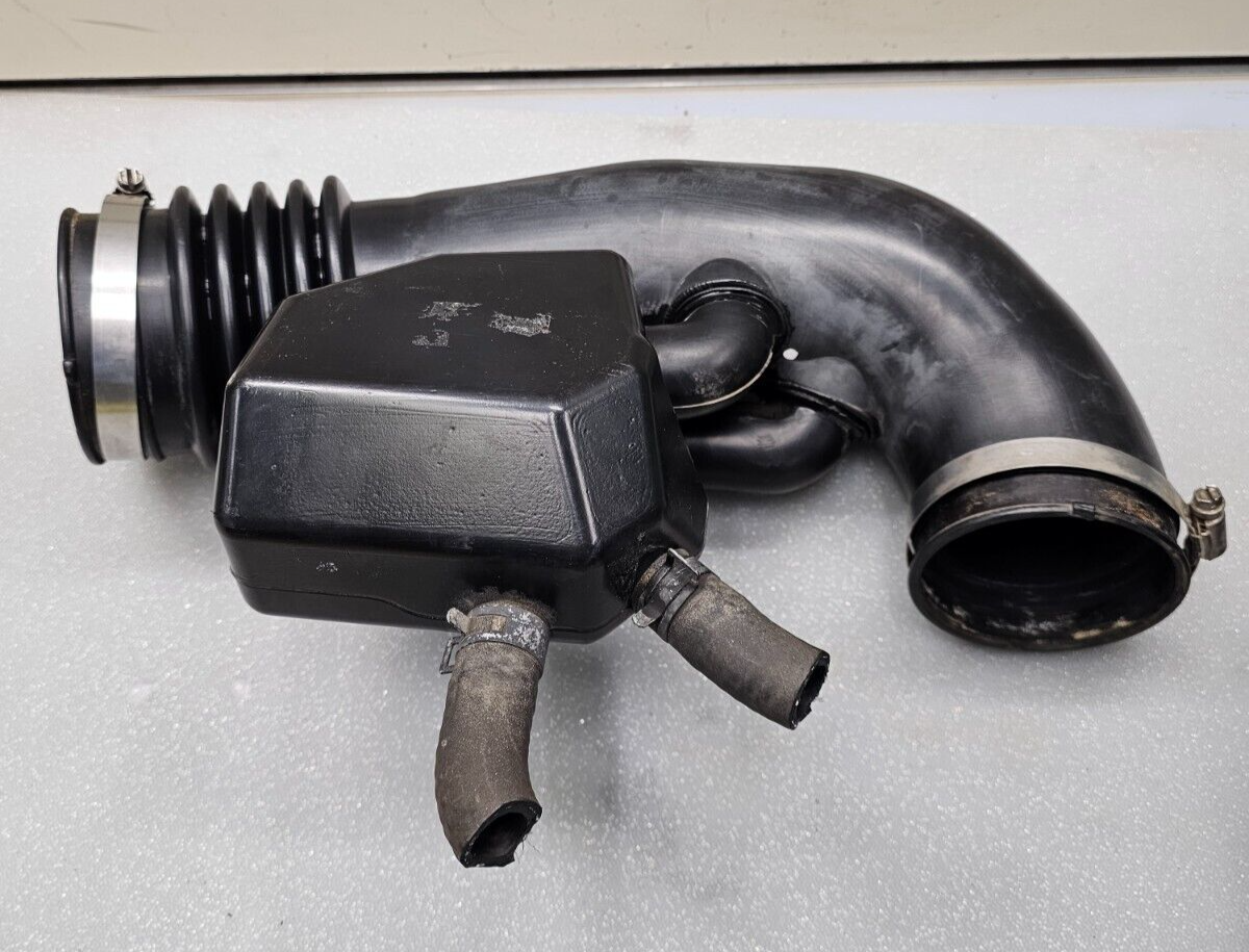 🔥2004-2008 Nissan Titan Armada Air Intake Cleaner Hose Tube Duct 5.6L Assembly