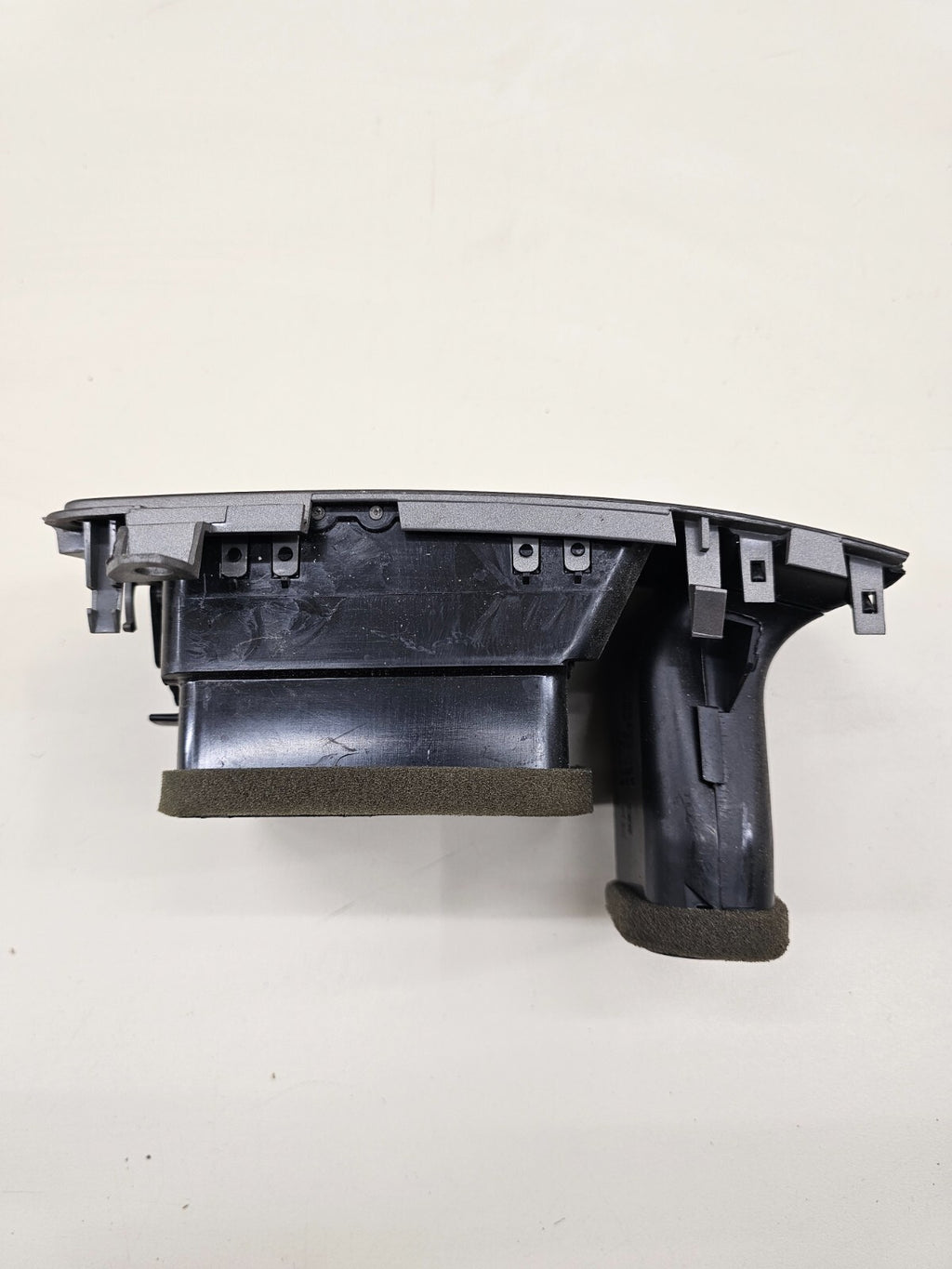 04-07 NISSAN TITAN ARMADA QX56 DASH FRONT CENTER RIGHT AIR VENT HEATER TRIM GRAY