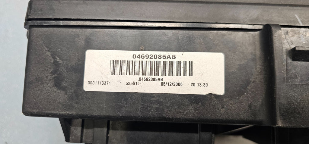 🔥06 Commander Grand Cherokee Front Relay Fuse Box Body Control Module TIPM Unit