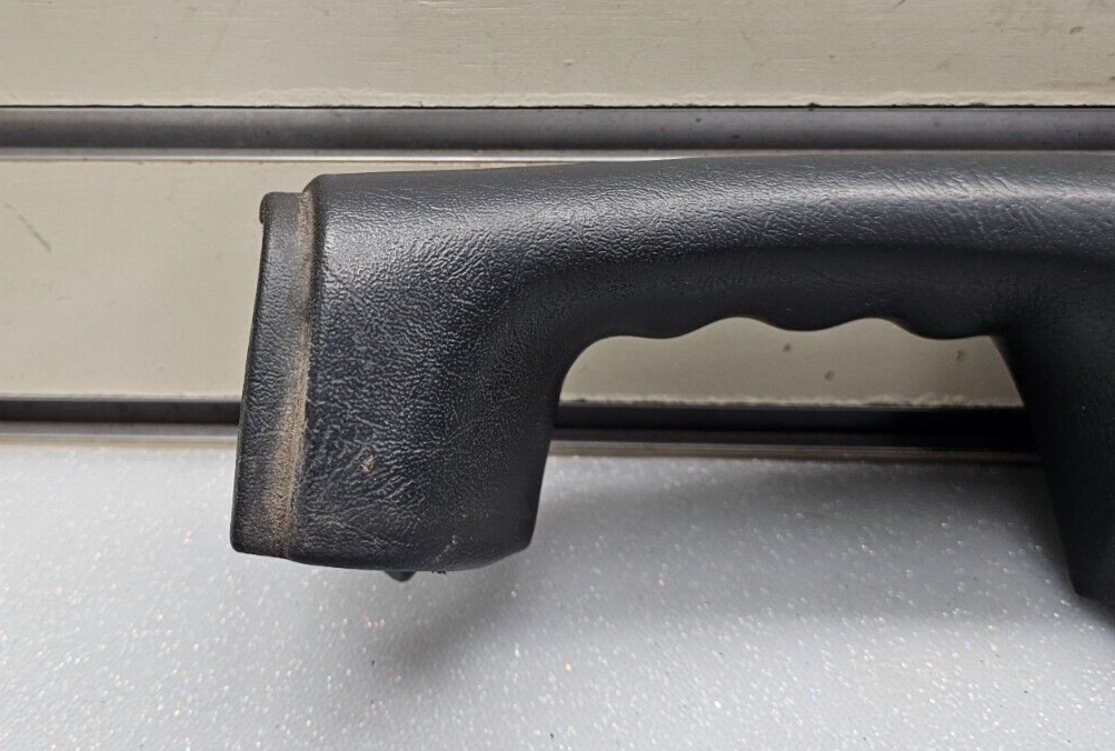 98-04 BLAZER S10 JIMMY SONOMA Door Panel Arm Rest Pull Handle Driver Graphite H5