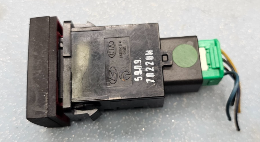 🔥04-09 Kia Cerato/Spectra Hazard Warning light switch Black OEM