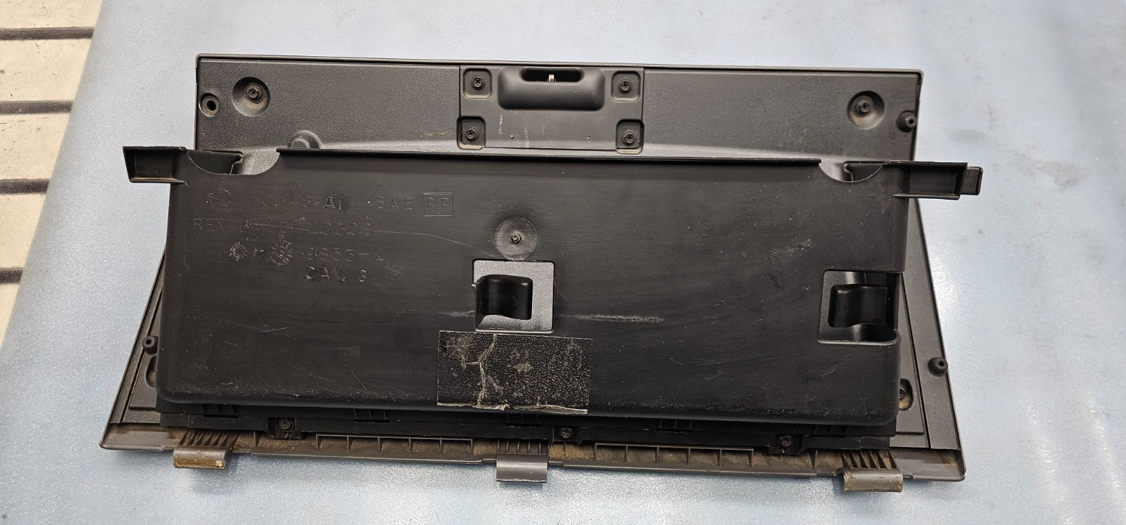 🔥98-01 Dodge RAM Dash GLOVE BOX Storage Compartment Door Lid Assembly GRAY G21