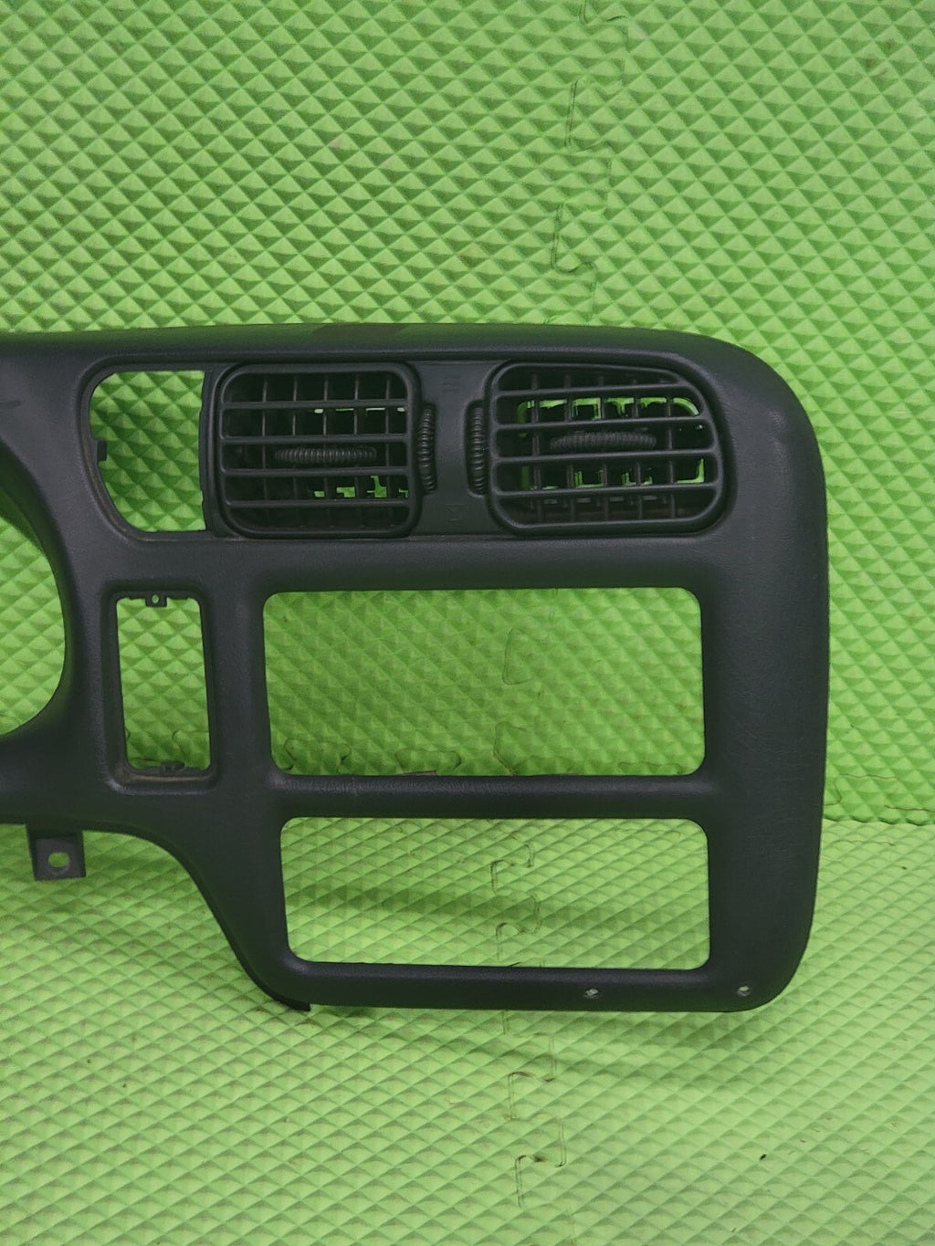 🔥98-04 BLAZER S10 JIMMY SONOMA Cluster Dash Radio Bezel graphite  C8