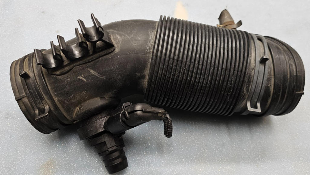 🔥98-01 Volkswagen VW Golf  Jetta Air Intake Tube Hose Connector Pipe Assembly