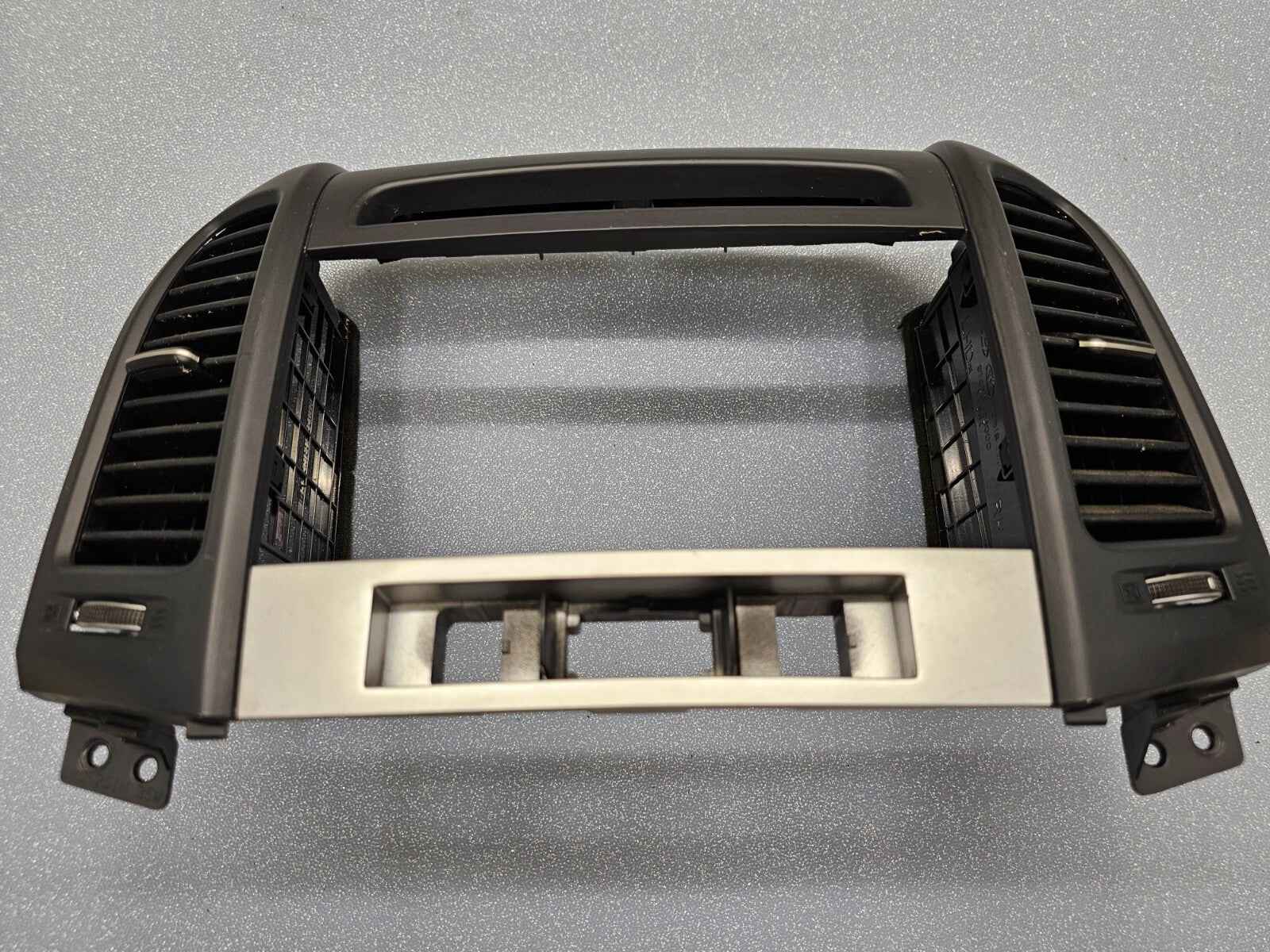 🔥10-12 Hyundai Santa Fe Dash Radio Surround Bezel Climate Trim Panel Black B53