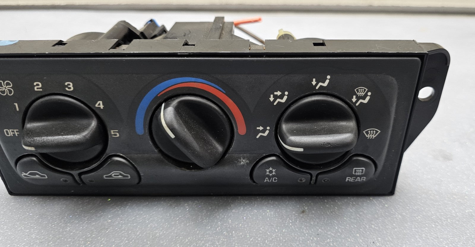 97-03Chevy Malibu heater AC defrost climate control Heater Temperature Assembly