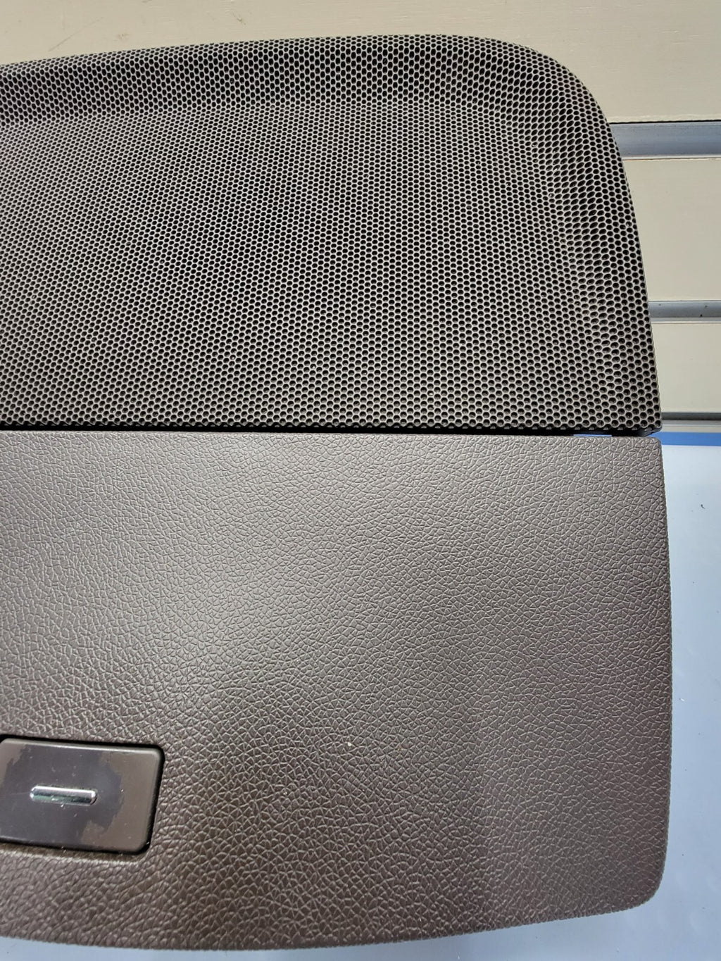 🔥2008-2012 BUICK ENCLAVE UPPER DASH STORAGE COMPARTMENT Cubby Dark Gray