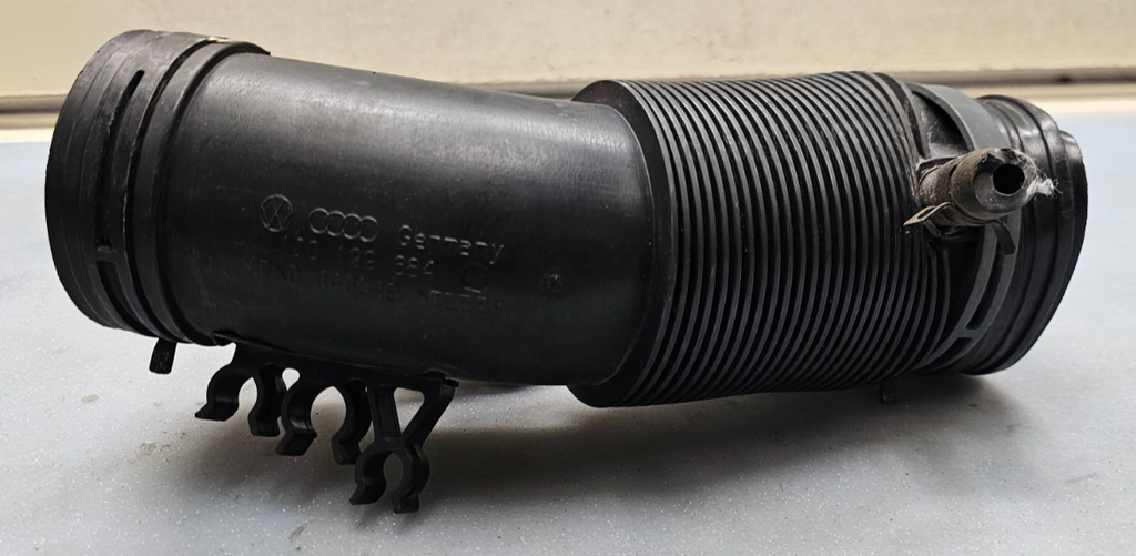 🔥98-01 Volkswagen VW Golf  Jetta Air Intake Tube Hose Connector Pipe Assembly