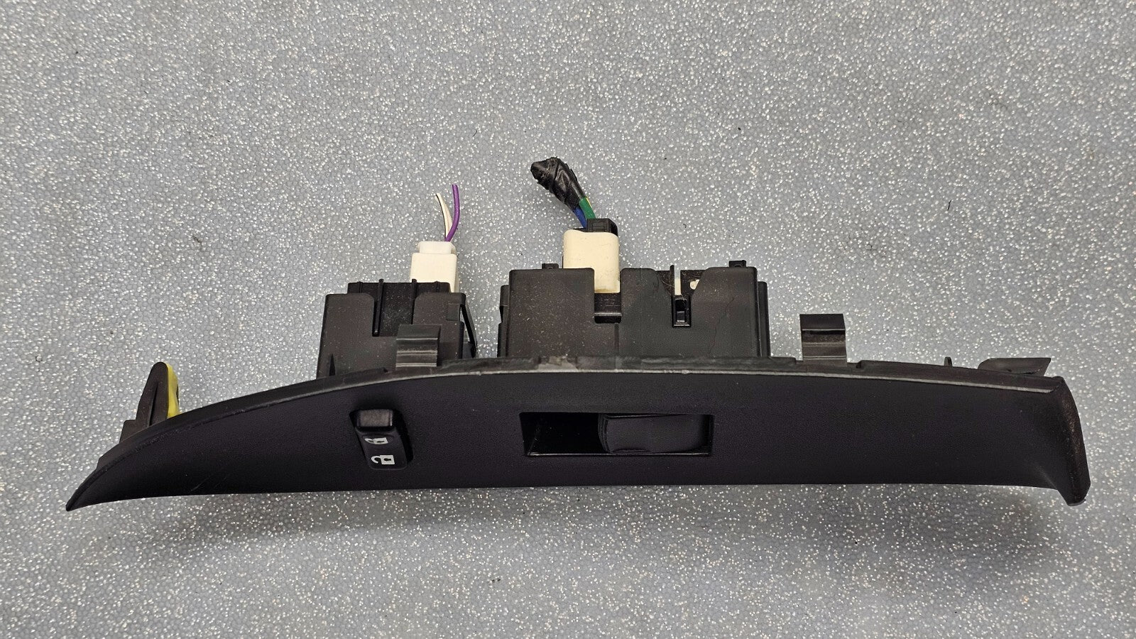 06-12 TOYOTA RAV4 RIGHT PASSENGER POWER WINDOW DOOR SWITCH BEZEL BLACK OEM WS43