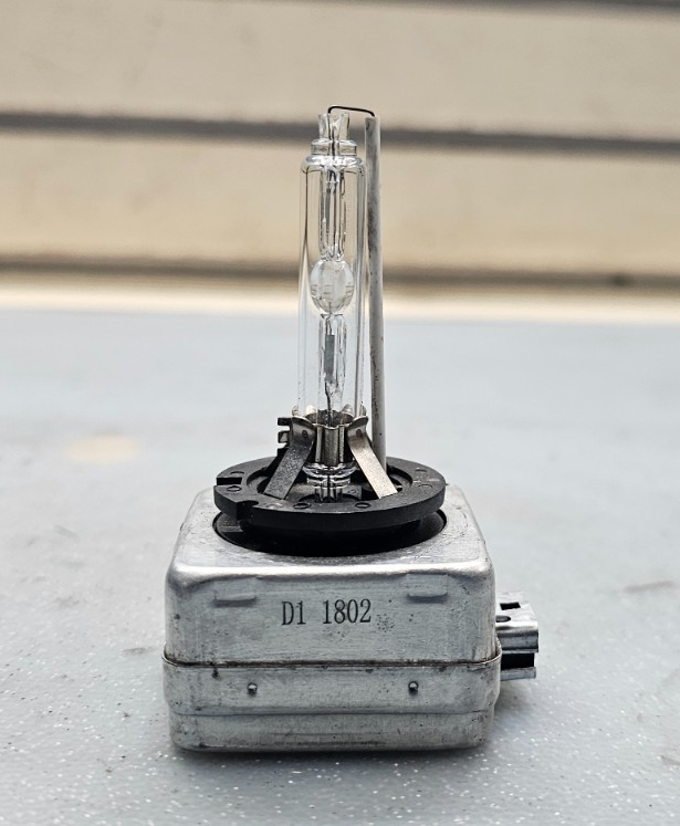 🔥02-14 VOLVO XC90 HID Xenon Headlight Bulb E4 10000K D3S 35W 09J D0T OEM