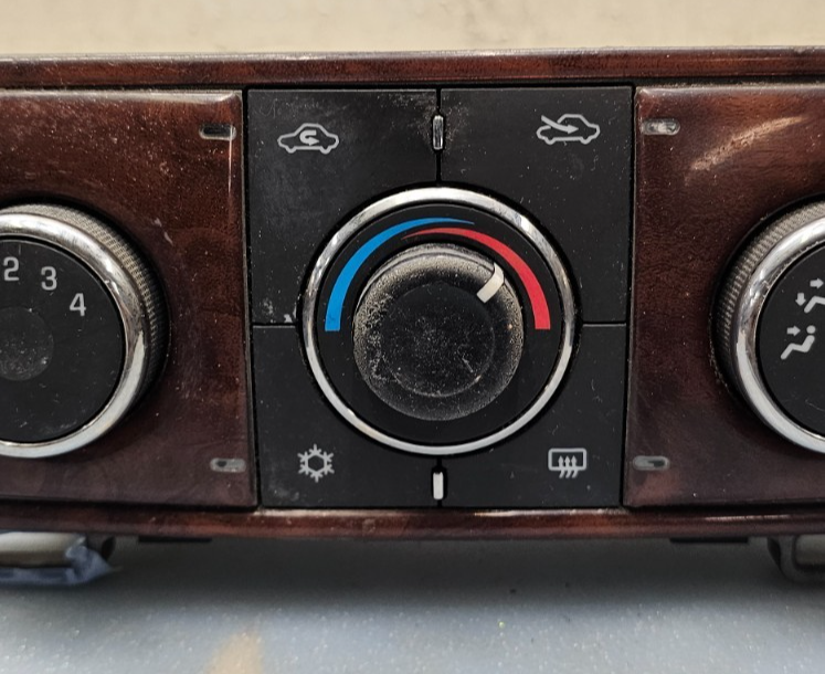 07-09 Saturn Aura Dash AC HVAC A/C Heater Temperature Climate Control Panel Wood