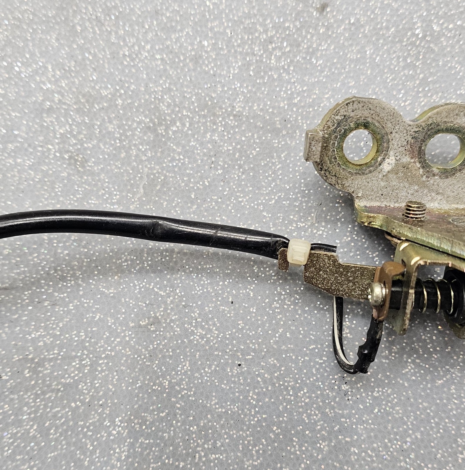 🔥95-98 Toyota Avalon 84-08 Corolla 87-08 Camry Steel Trunk Latch Striker OEM