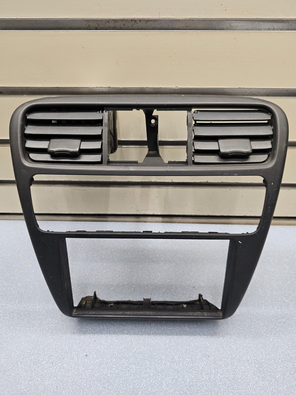 98-02 HONDA ACCORD FRONT CENTER DASH RADIO STEREO CLIMATE BEZEL TRIM PANEL BLACK