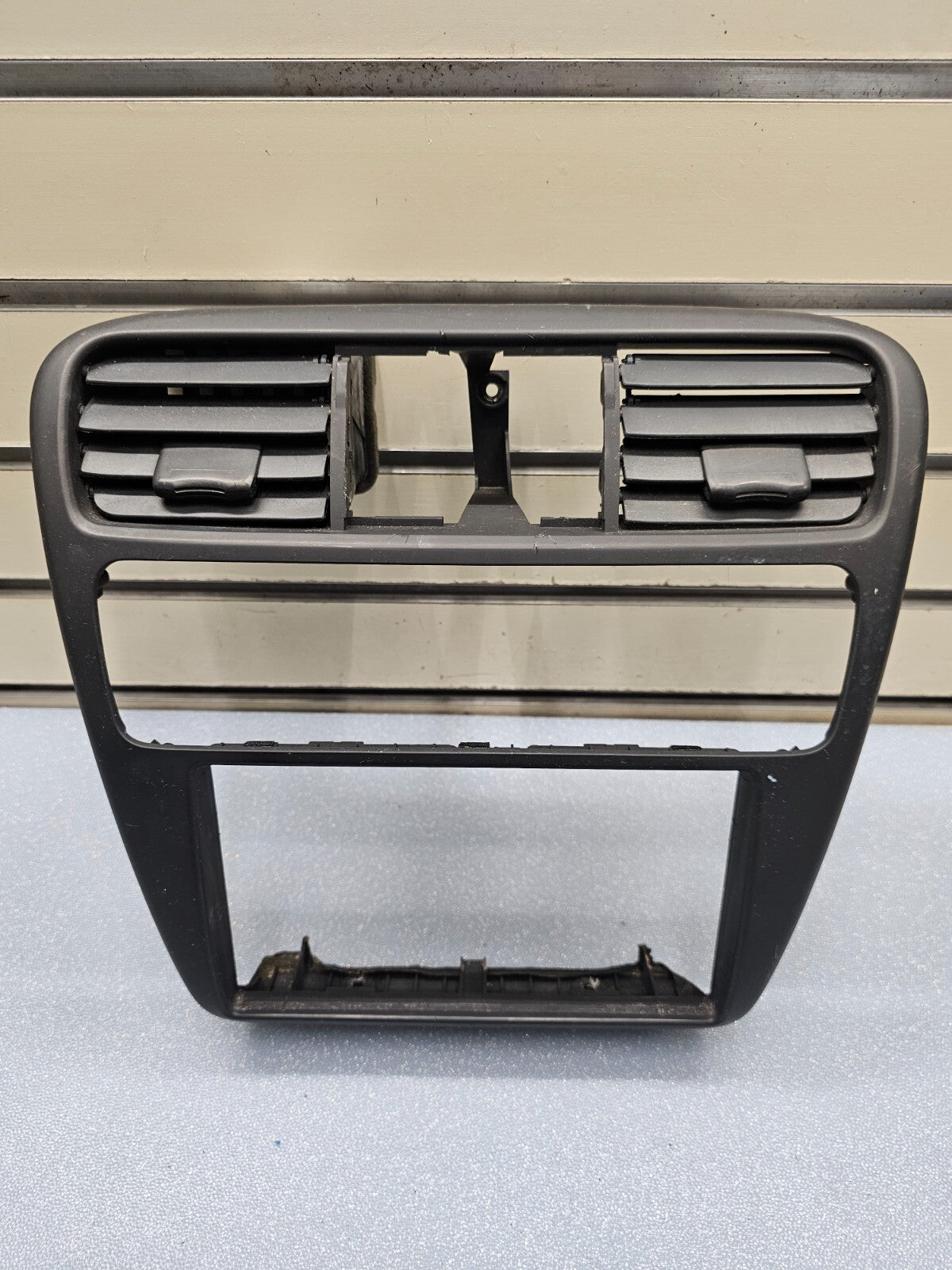 98-02 HONDA ACCORD FRONT CENTER DASH RADIO STEREO CLIMATE BEZEL TRIM PANEL BLACK