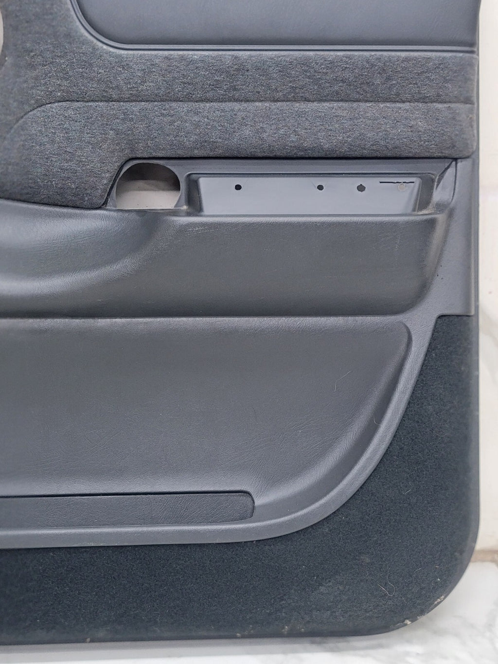 98-04 Chevy Blazer Jimmy S-10 GMC Sonoma Front Door Panels AUTO OEM RIGHT GRAY