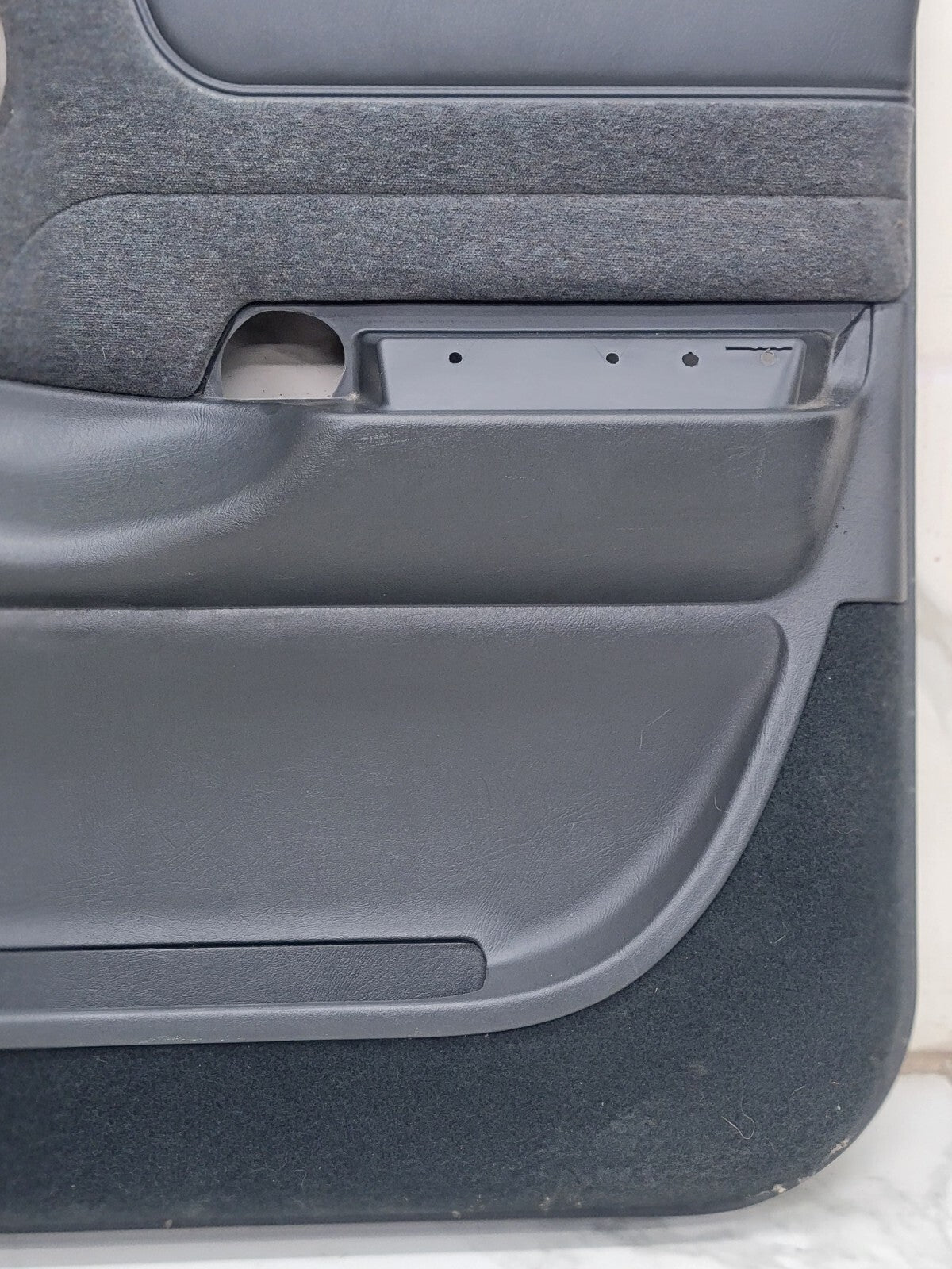 98-04 Chevy Blazer Jimmy S-10 GMC Sonoma Front Door Panels AUTO OEM RIGHT GRAY