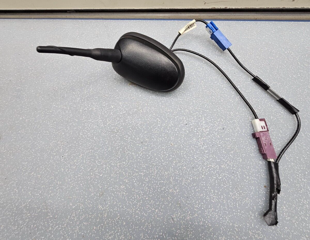 03-06 Silverado Tahoe Sierra Yukon Denali Front GPS AM FM Radio Roof Antenna OEM