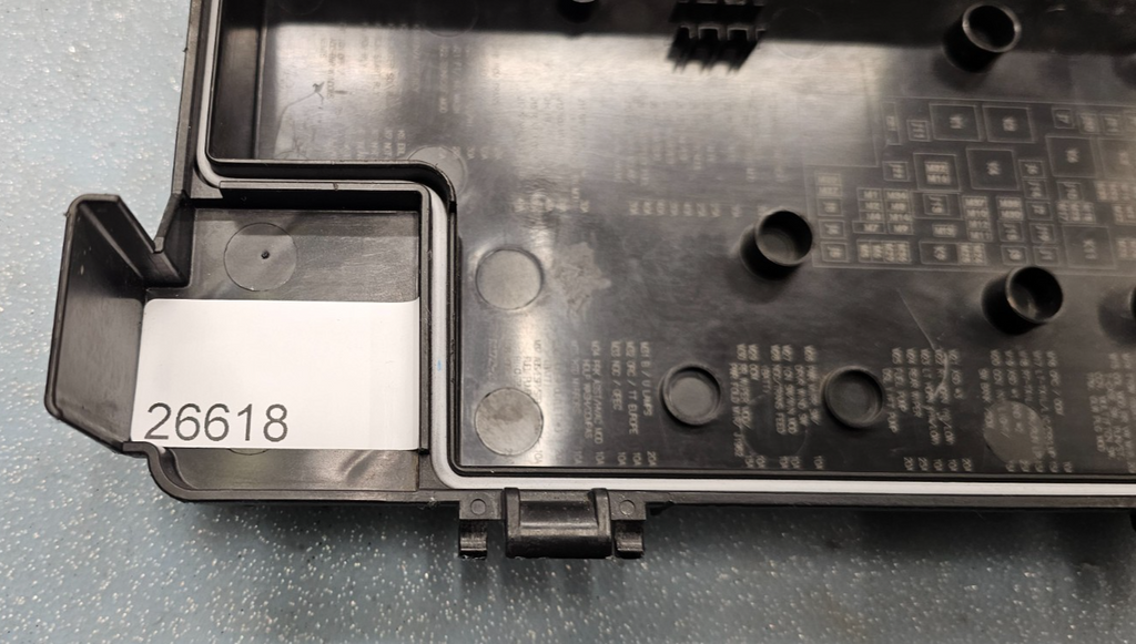 🔥11-14 Ram C/V Grand Caravan Fuse Relay Box Battery Cover Lid Junction Power 
