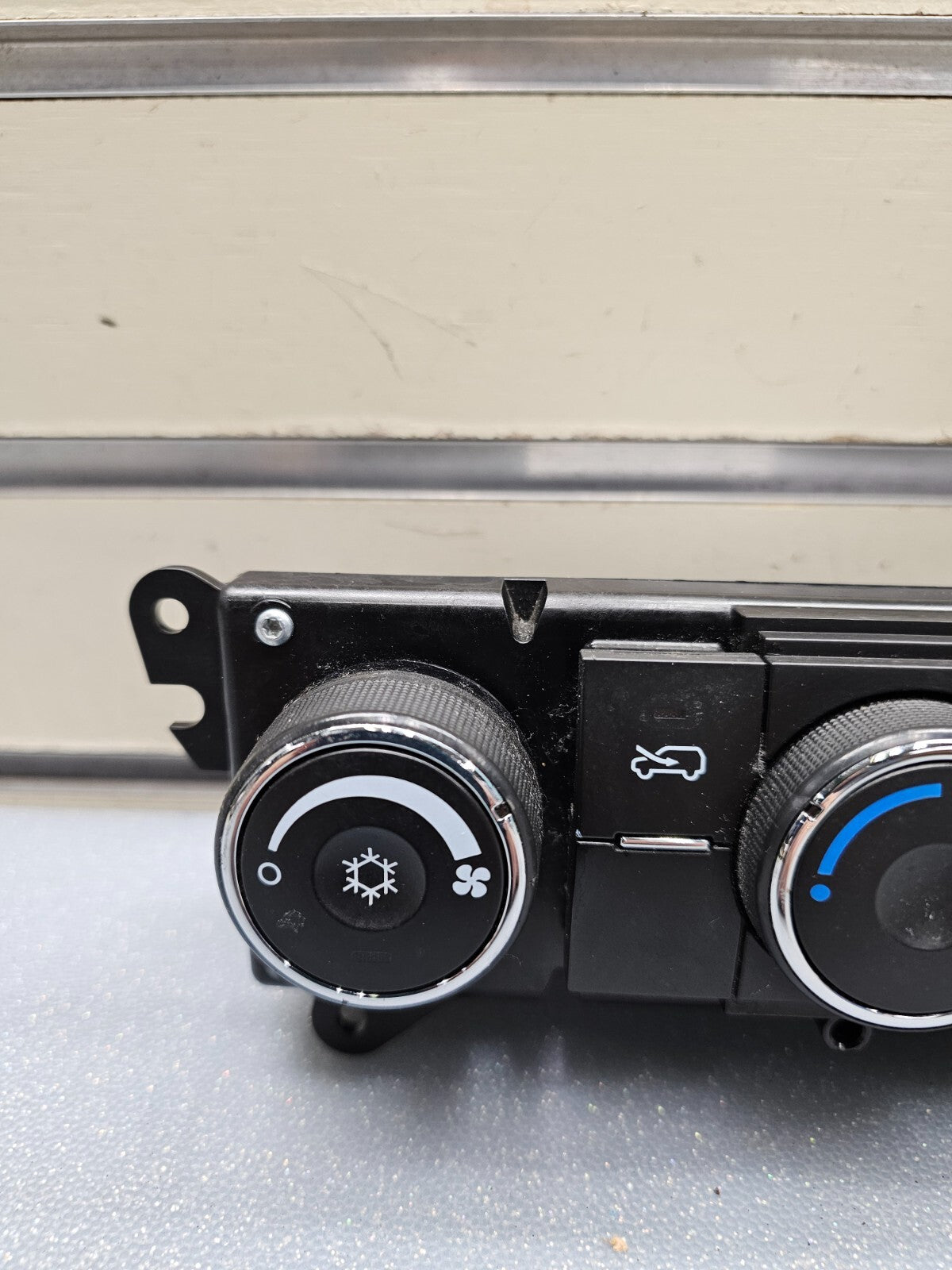 🔥07-09 CHEVY EQUINOX DASH CENTER AC HEATER CLIMATE TEMPERATURE CONTROL UNIT OEM