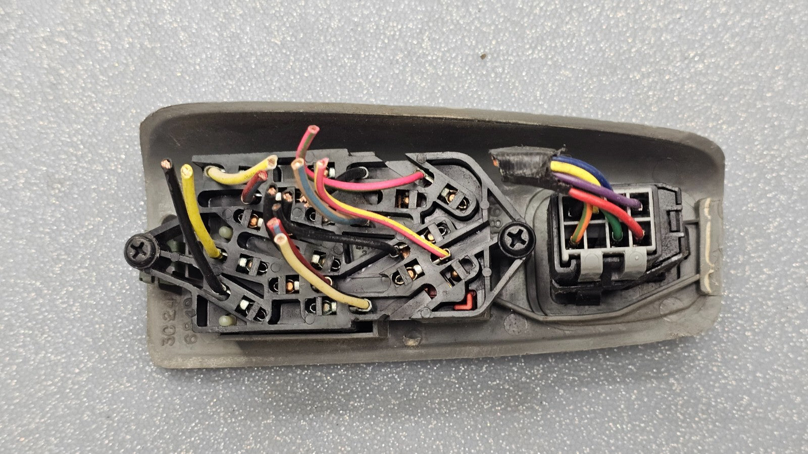 03-08 Ford  E150 E250 E350 Left Driver Door Mirror Window Power Lock Switch Gray