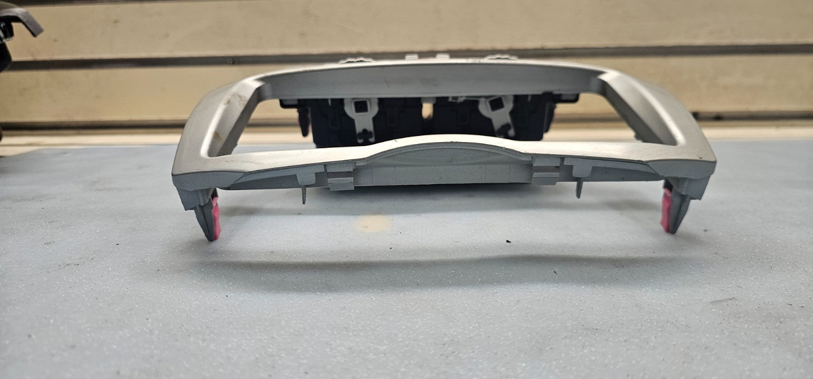 🔥06-11 YARIS Head unit Centre Dash Radio Stereo Display Panel Trim Silver
