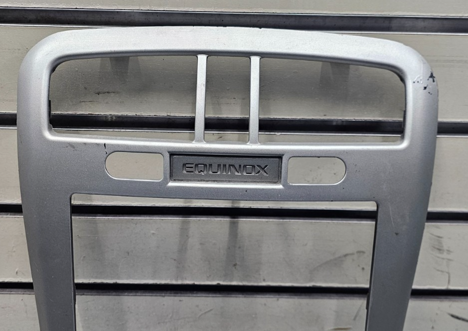 🔥05-06 Chevy Equinox Center Dash Radio Climate Control Bezel Trim Panel Silver
