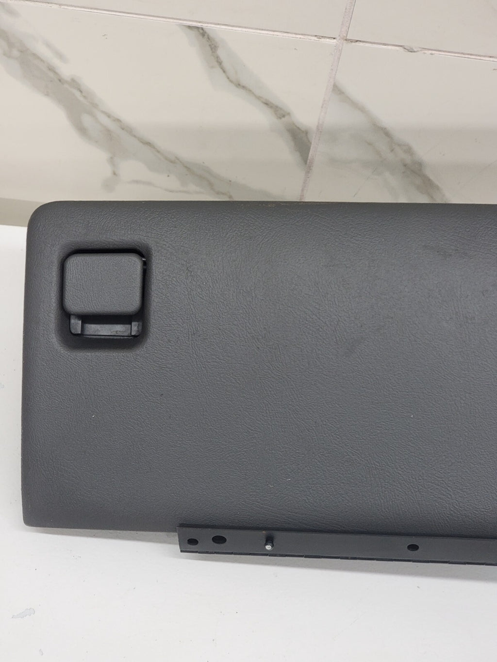 2002-2006 CADILLAC ESCALADE GLOVE BOX DASH STORAGE COMPARTMENT OE DARK GRAY G9
