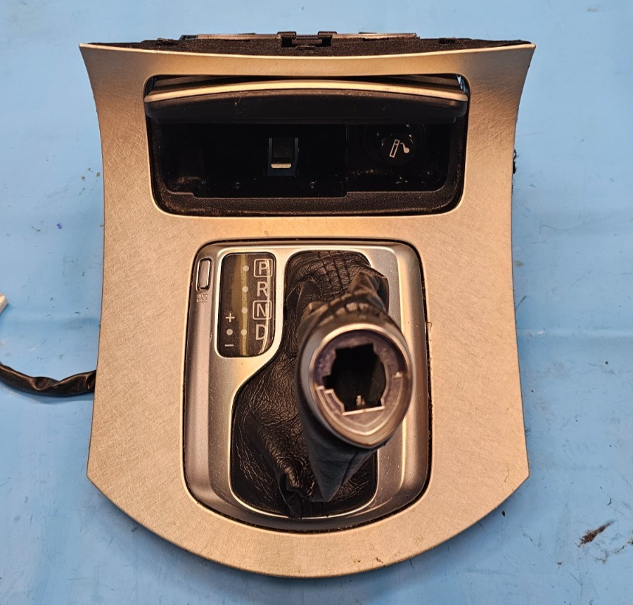 🔥07-09 G35 G37  SDN CENTER CONSOLE GEAR SHIFT SHIFTER TRIM BEZEL PANEL SILVER