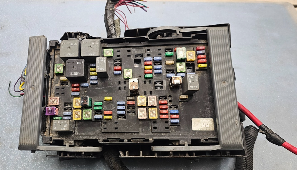 🔥10-13 Chevy Silverado GMC Sierra Fuse Box Relay Junction Power Module Unit OEM
