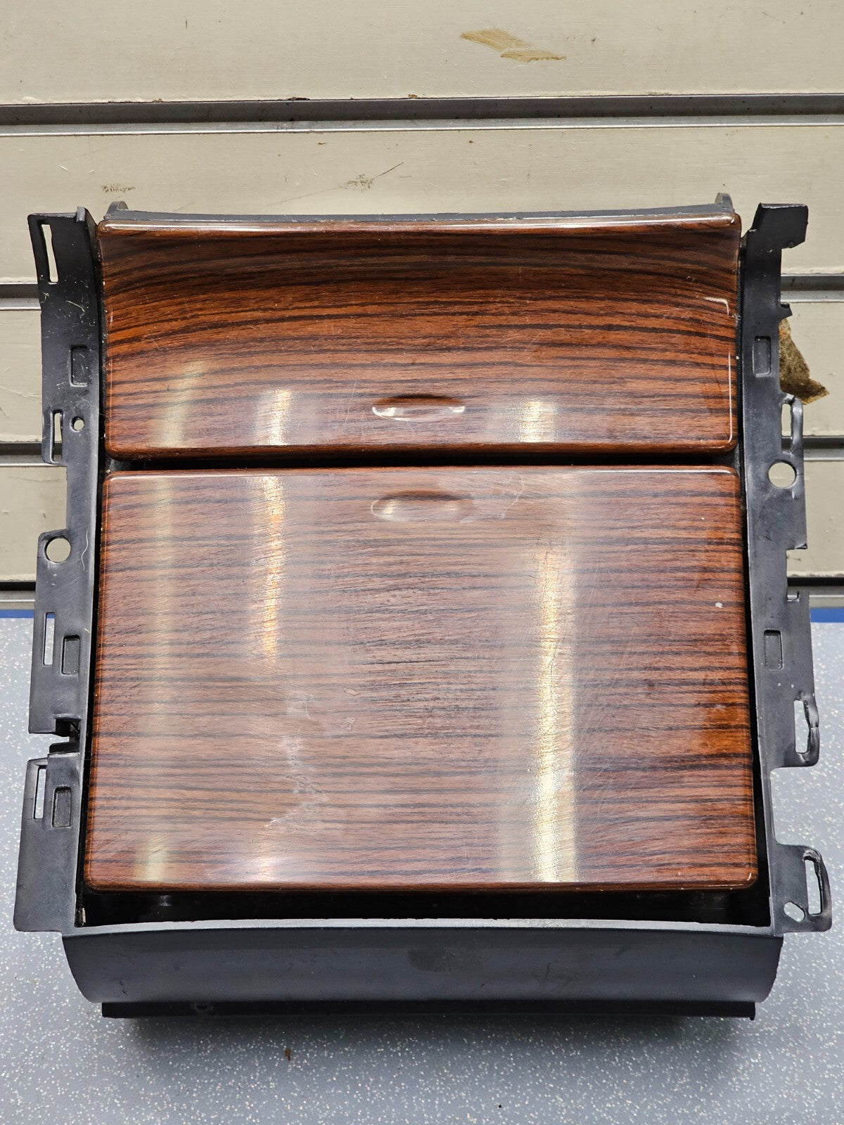 03-06 Silverado Sierra Center Console Cup Drink Holder Storage Lower Bezel WOOD