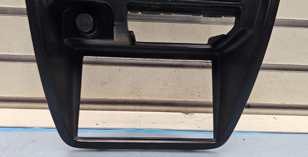 🔥1993-1994 Nissan D21 Hardbody Pick Up Pathfinder Radio Bezel Black