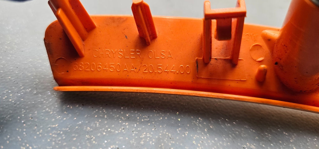 🔥2017-2025  PACIFICA Voyager passenger Side Marker Lamp ORANGE