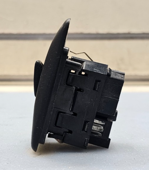 03-06 Silverado Tahoe Suburban Yukon Sierra Right Rear Window Door Switch Black