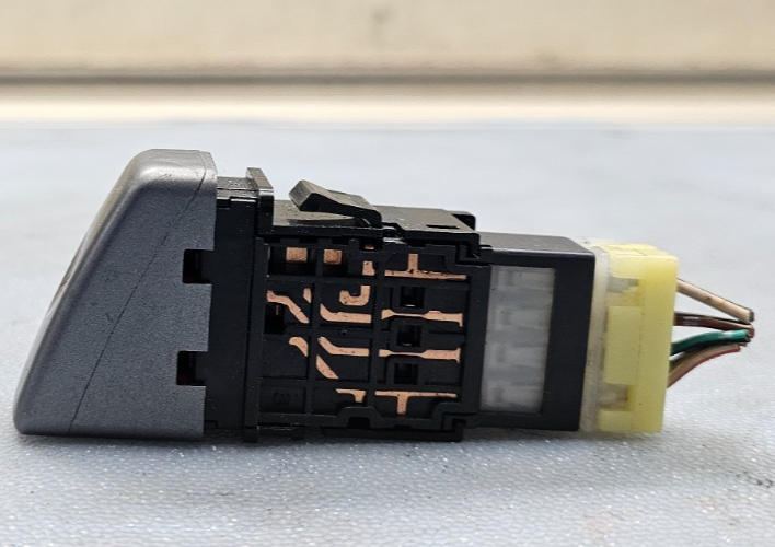 🔥00-04 Nissan Almera Maxima Hazard Warning Switch Button Silver