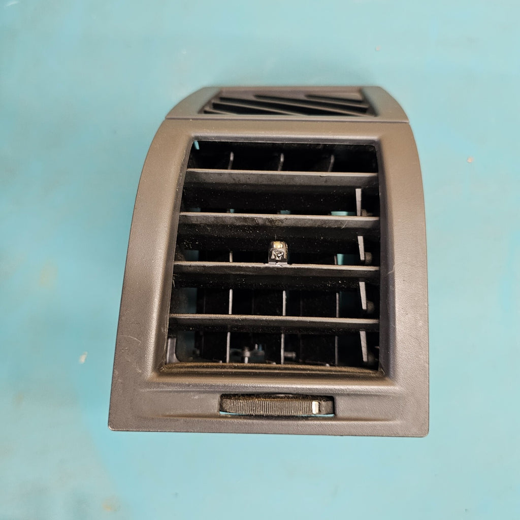 2005-2010 Chrysler 300 300C Dash A/C Heater AirVent Front LEFT DRIVER BLACK VT42