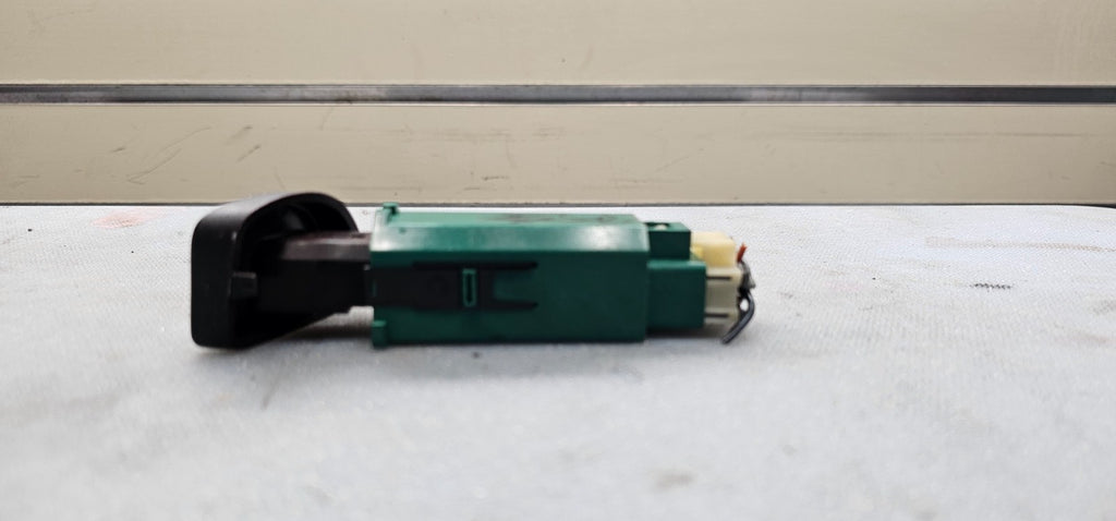 🔥00-05 Impala Monte Carlo Hazard Switch Flasher Warning Emergency Light Button