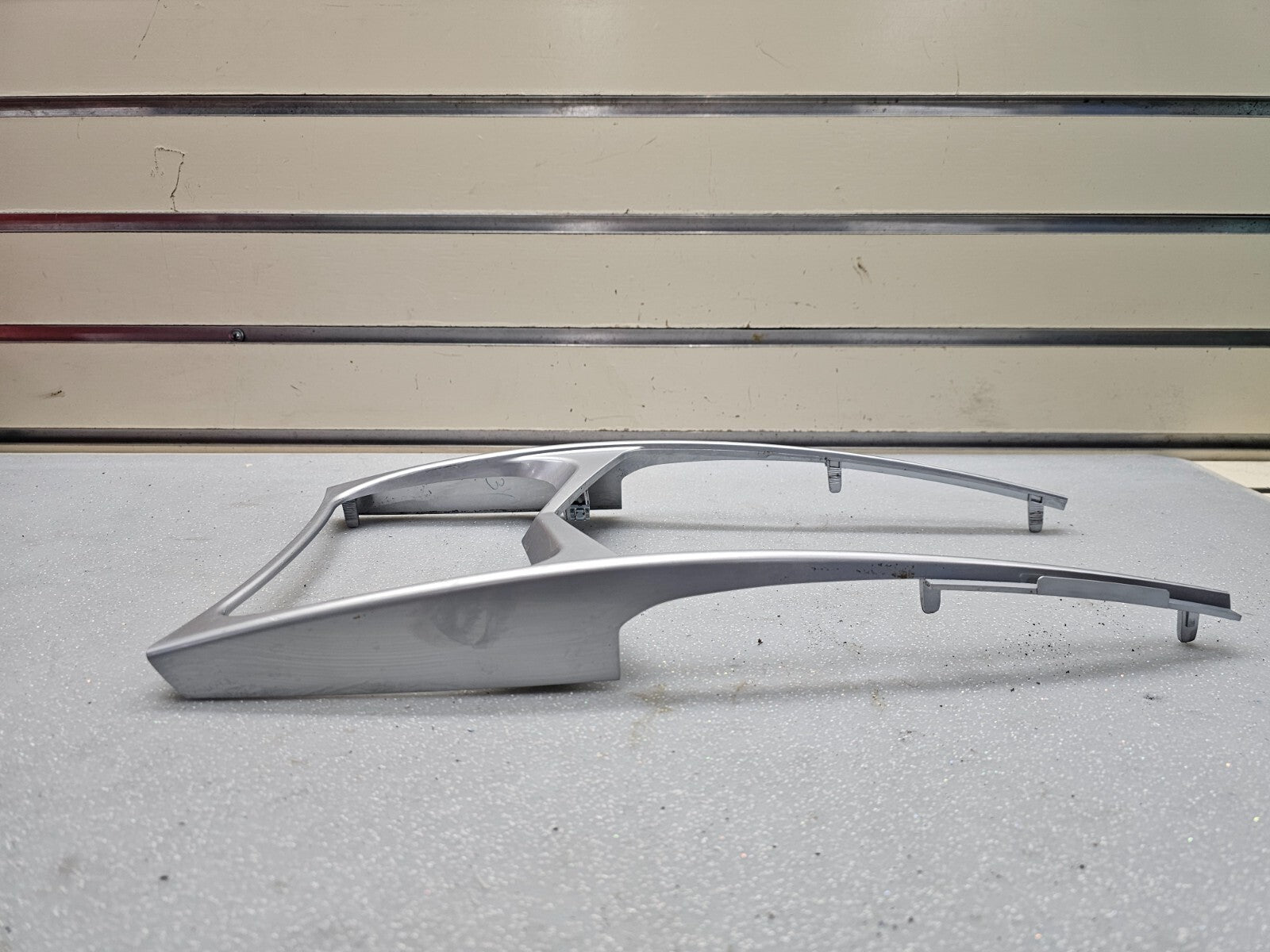 🔥10-16 CADILLAC SRX FRONT CENTER CONSOLE SHIFTER COVER TRIM BEZEL FRAME SILVER