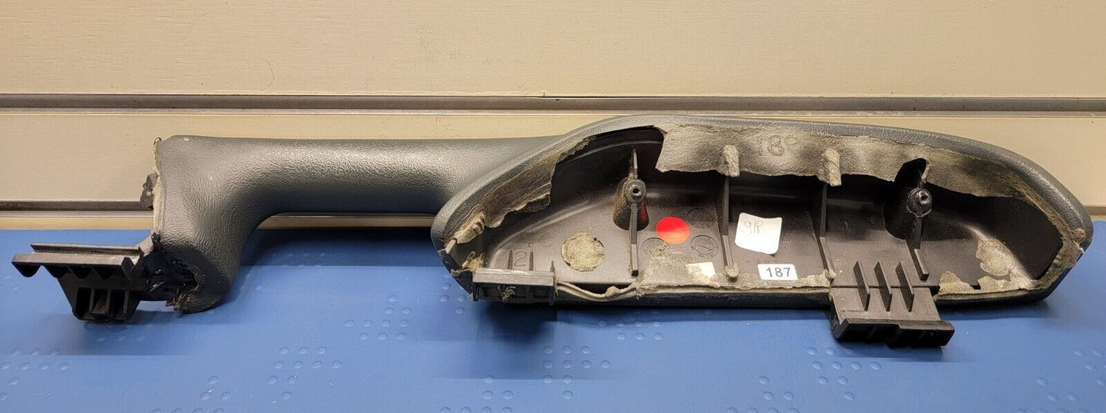99-02 Chevrolet GMC Silverado Tahoe Front Right Door Armrest Handle graphite H1