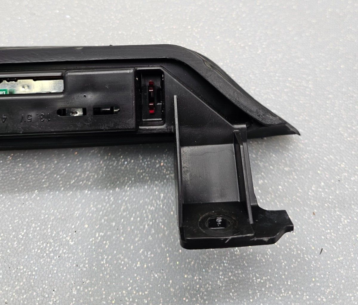 05-08 Nissan Pathfinder Xterra Third Center Brake Light Tail Light Assembly OEM