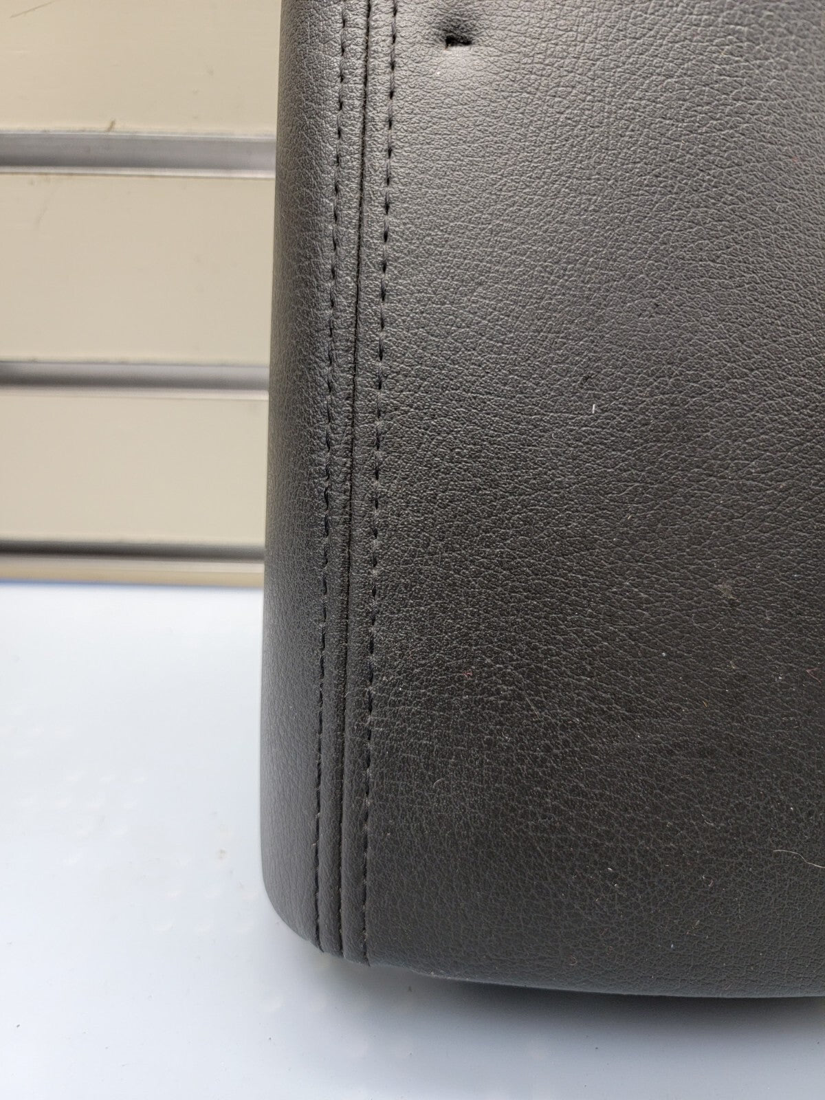 🔥02-09 Chevy Trailblazer GMC ENVOY Center Console Armrest Lid LEATHER BLACK def