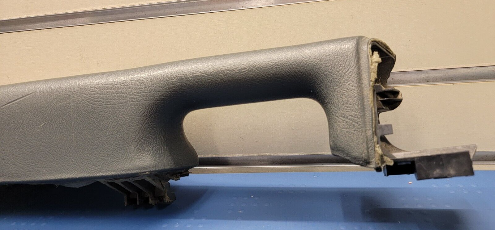 99-02 Chevrolet GMC Silverado Tahoe Front Right Door Armrest Handle graphite H1