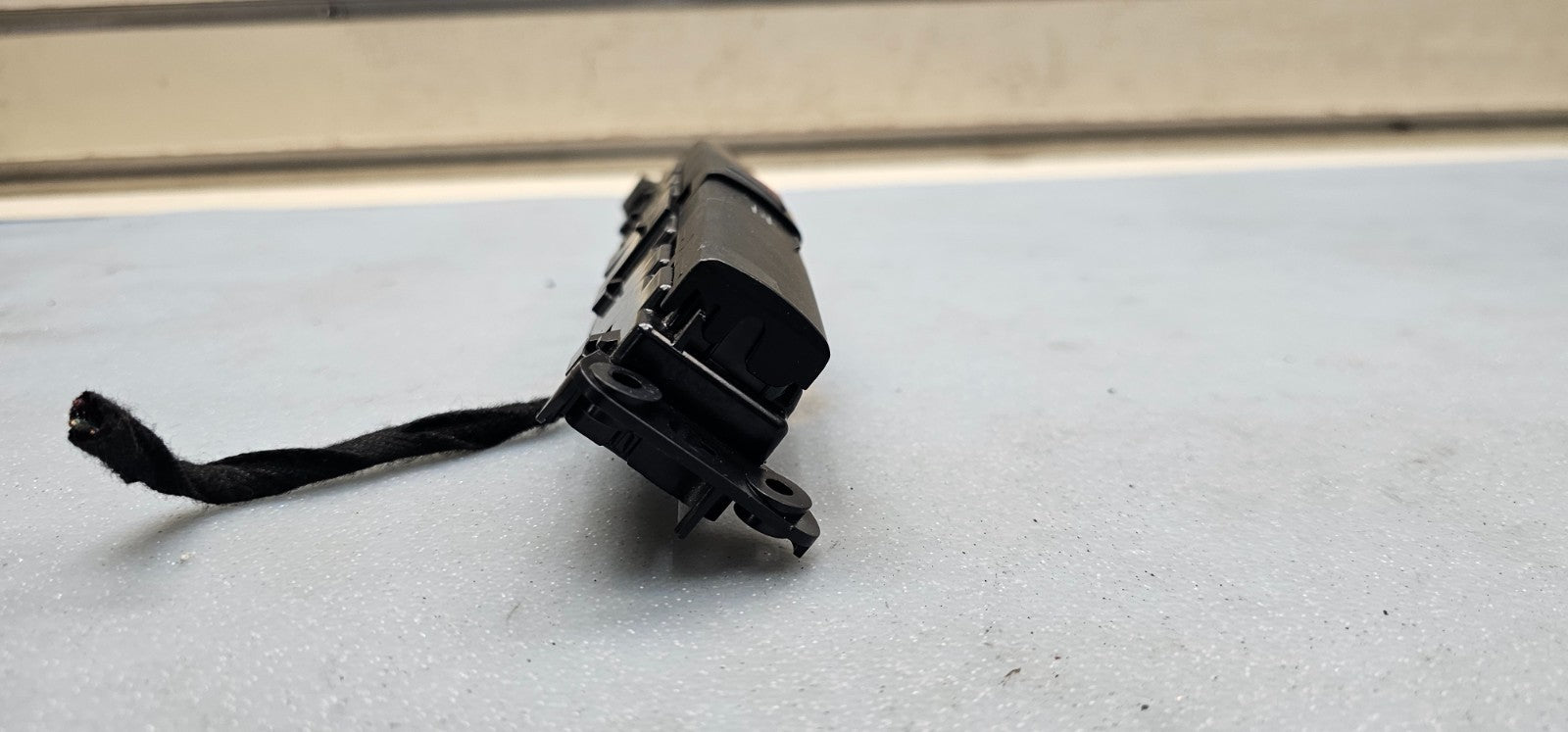 🔥06-08  CHRYSLER PT CRUISER CENTER DASH HAZARD DEFROST CONTROL SWITCH BLACK