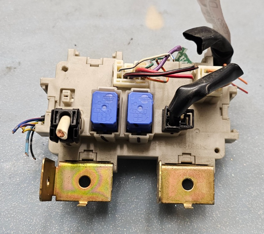 🔥04-11 Armada Titan Infiniti QX56 Interior Cabin Fuse Box Relay Junction BCM