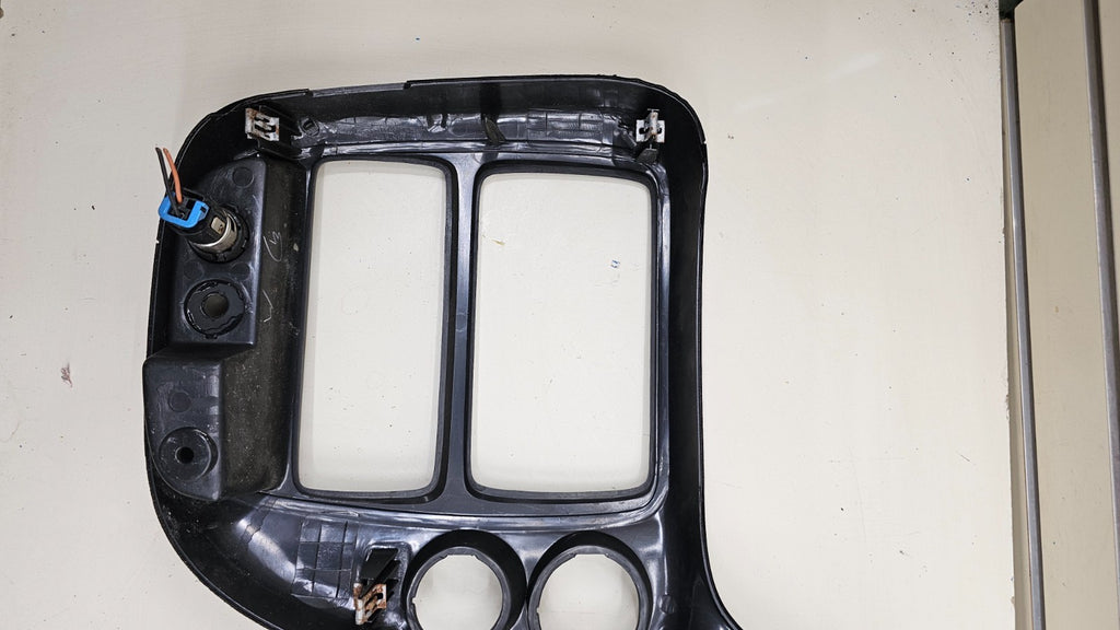 02-09 Trailblazer Dash Instrument Cluster Speedometer Bezel Trim Panel Black C10