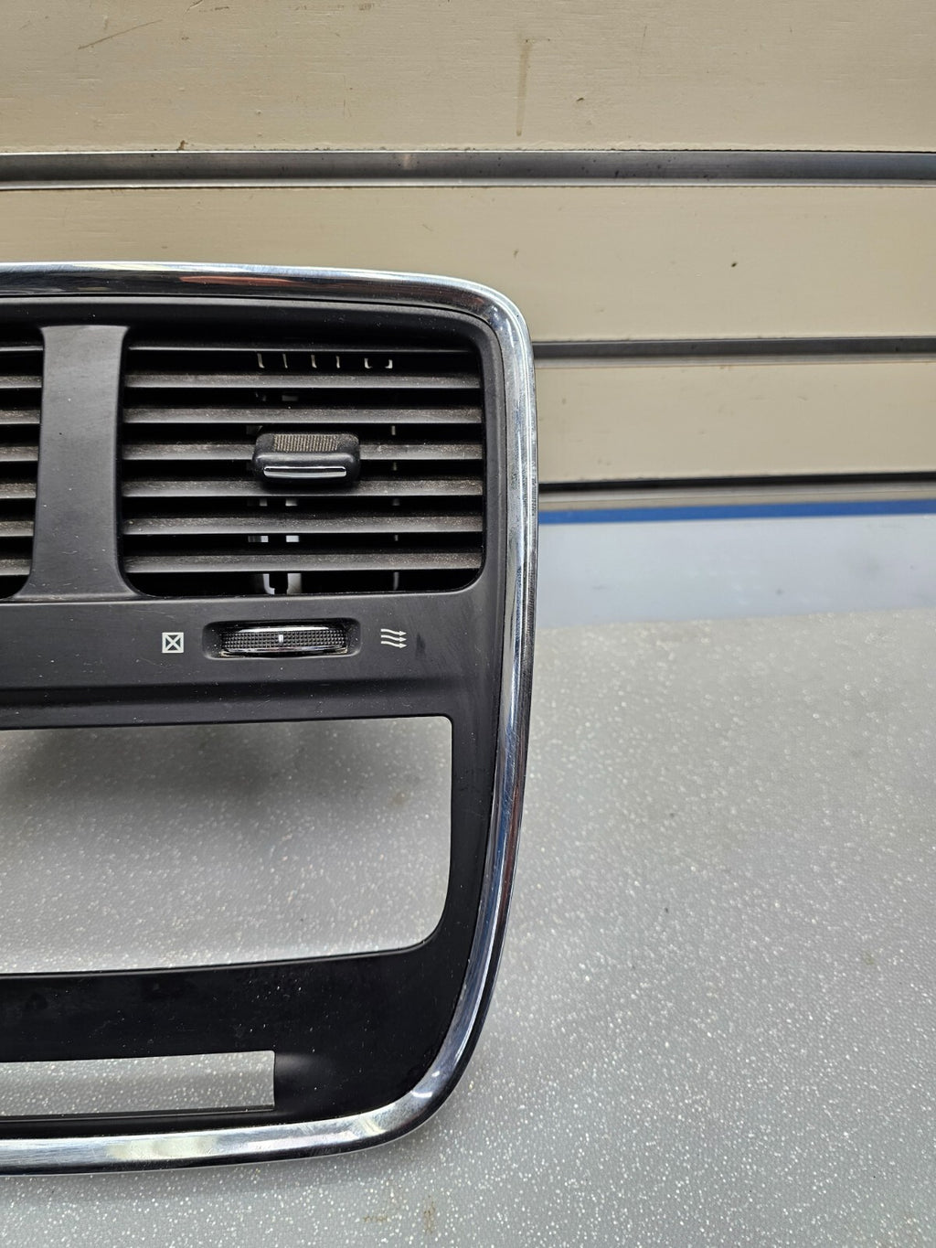 🔥12-20 DODGE CARAVAN RADIO BEZEL CLIMATE CONTROL HVAC DASH TRIM AIR VENT OEM
