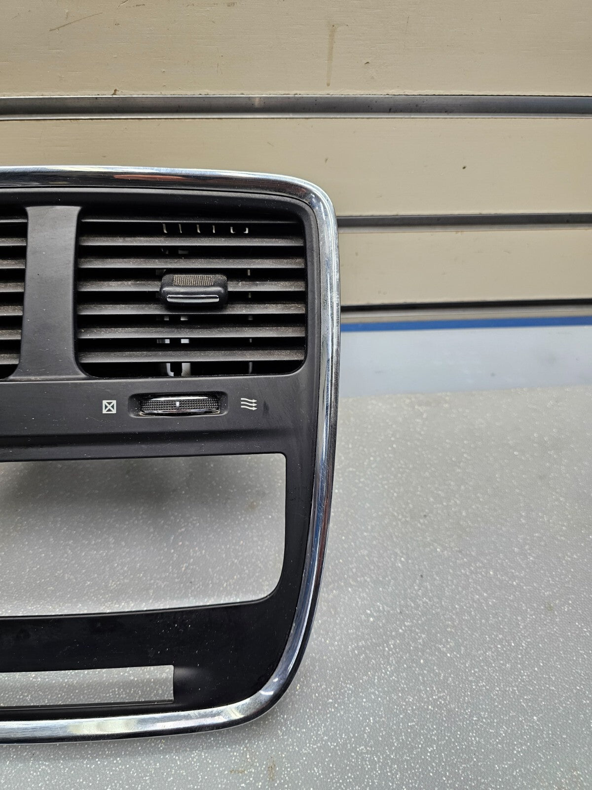 🔥12-20 DODGE CARAVAN RADIO BEZEL CLIMATE CONTROL HVAC DASH TRIM AIR VENT OEM