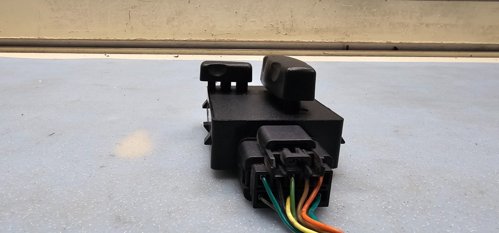 🔥02-08 Envoy Trailblazer Rainier Left Driver Power Seat Switch