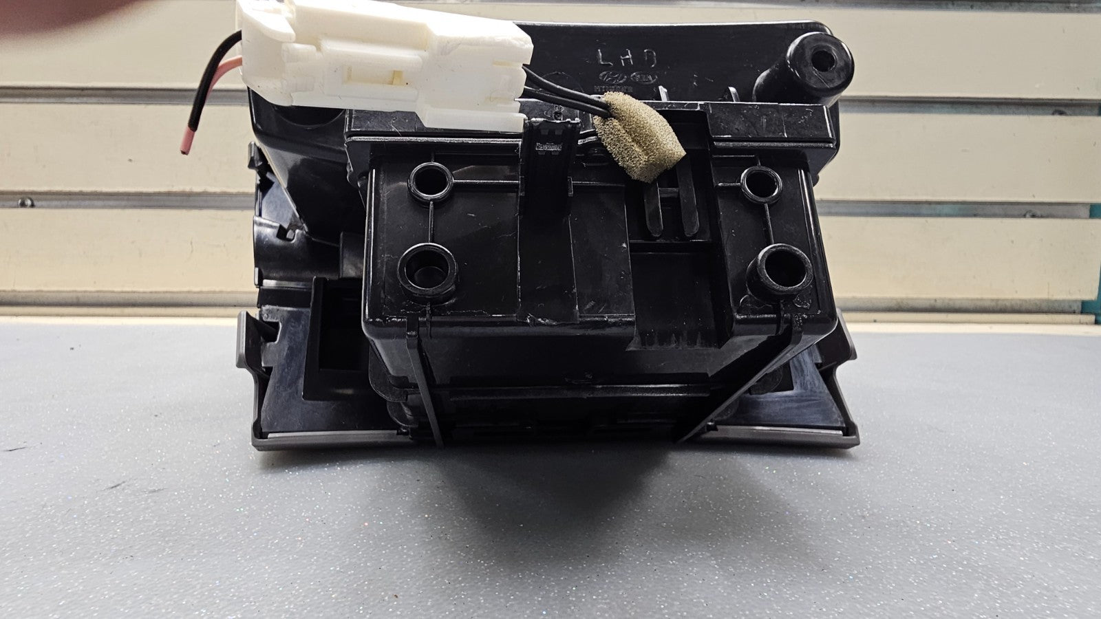 🔥06-11 Hyundai Elantra Center Front Dash Storage Compartment Gray OEM